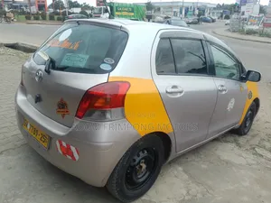 Toyota Vitz 2010