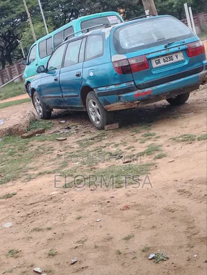 Toyota Carina E 1.6 Hatchback 1998
