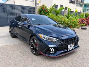 Hyundai Elantra Limited Sedan FWD (2.0L 4cyl 6A) 2017 Black