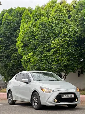 Toyota Yaris iA 1.5 FWD 2019 Gray