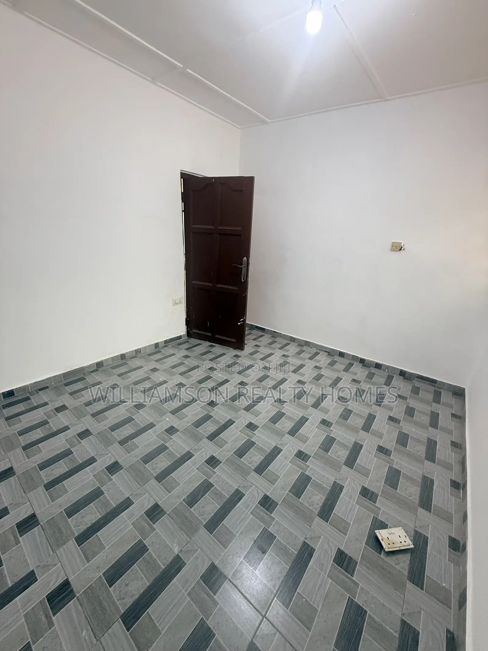 2bdrm House in Spintex Main Road for rent