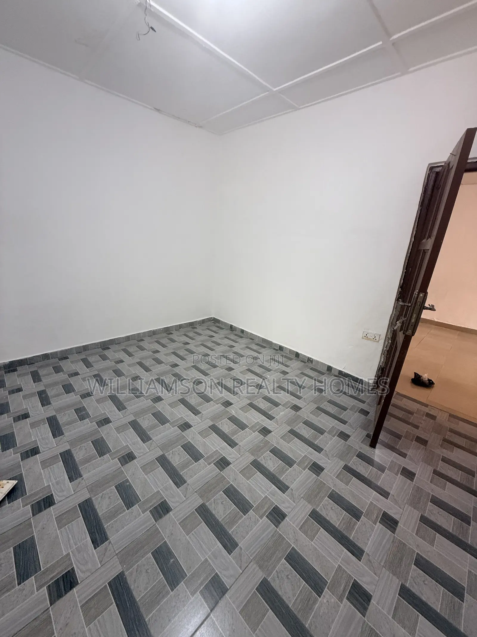 2bdrm House in Spintex Main Road for rent