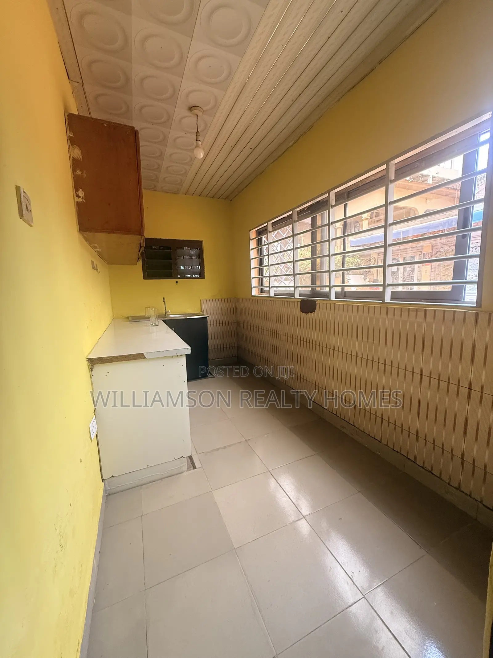 2bdrm House in Spintex Main Road for rent