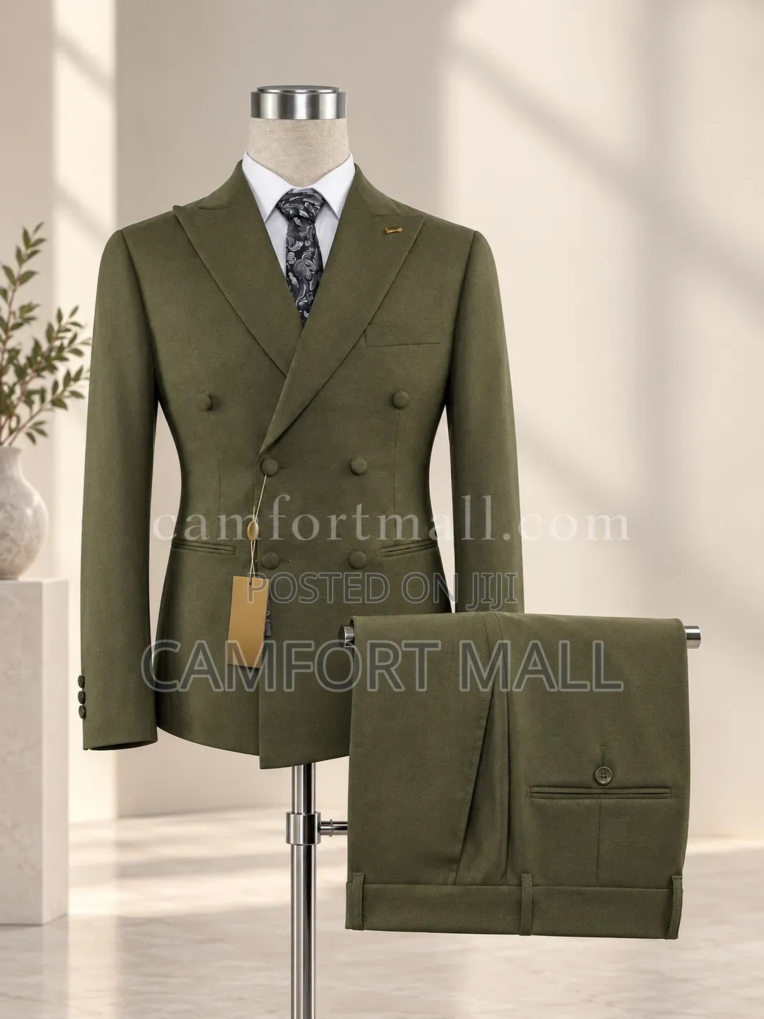 Luxurious Men's Suit