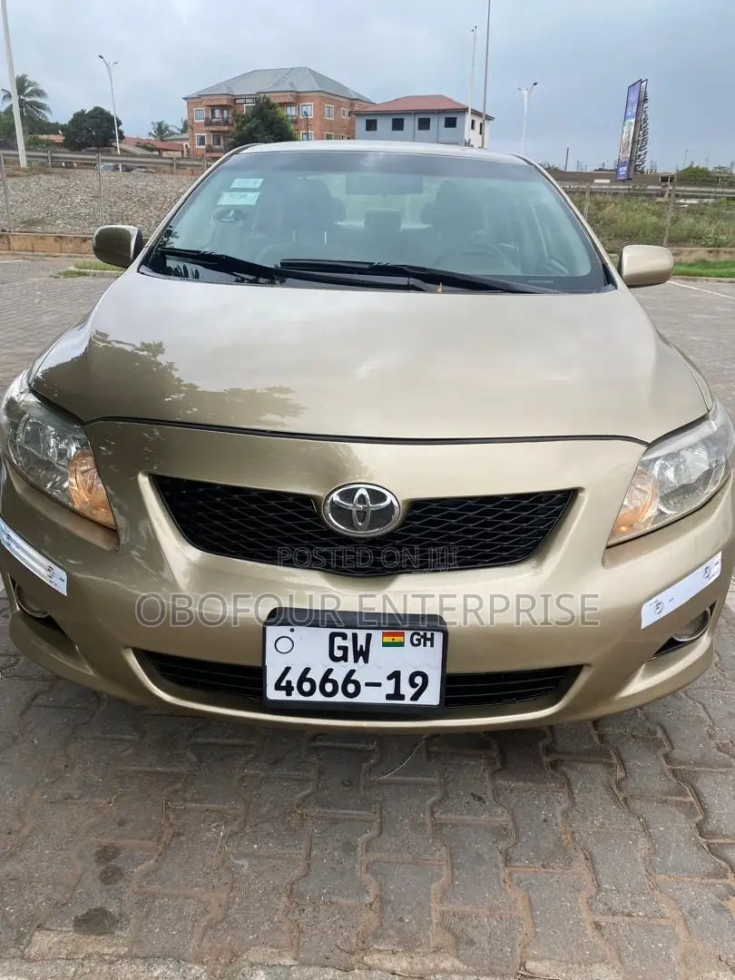 Toyota Corolla LE 4dr Sedan (1.8L 4cyl 4A) 2010 Gold
