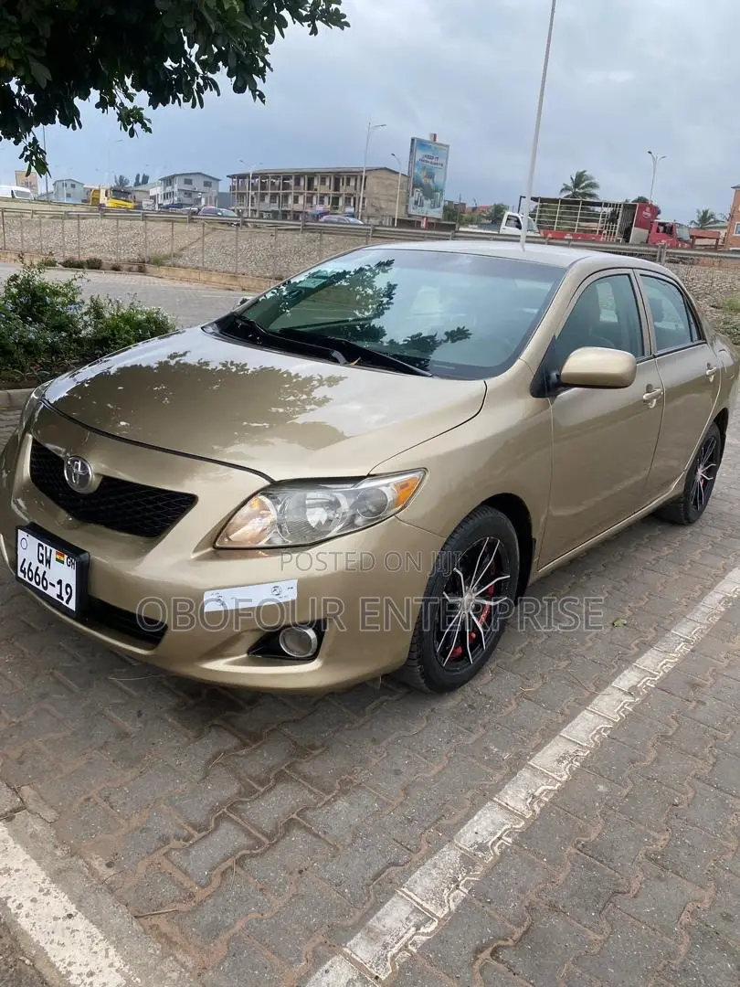 Toyota Corolla LE 4dr Sedan (1.8L 4cyl 4A) 2010 Gold