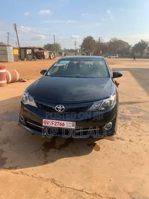 Toyota Camry SE 4dr Sedan (2.5L 4cyl 6A) 2014