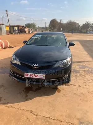 Toyota Camry SE 4dr Sedan (2.5L 4cyl 6A) 2014