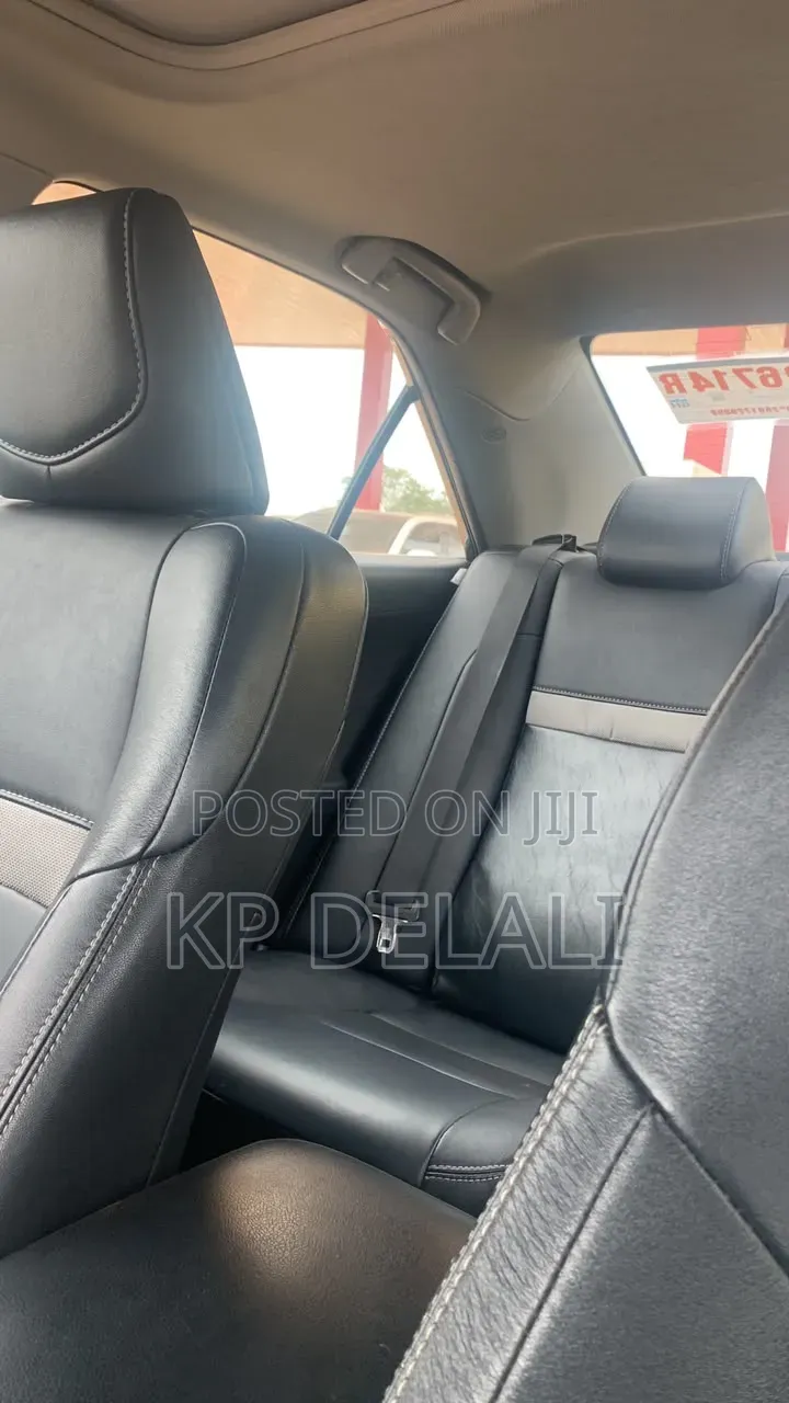 Toyota Camry SE 4dr Sedan (2.5L 4cyl 6A) 2014