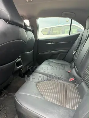 Toyota Camry SE FWD 2020 Silver