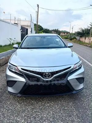 Toyota Camry SE FWD 2020 Silver