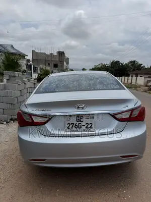 Hyundai Sonata GLS Sedan FWD (2.4L 4cyl 6A) 2012 Silver