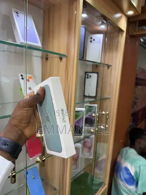 New Apple iPhone 16 256 GB Green