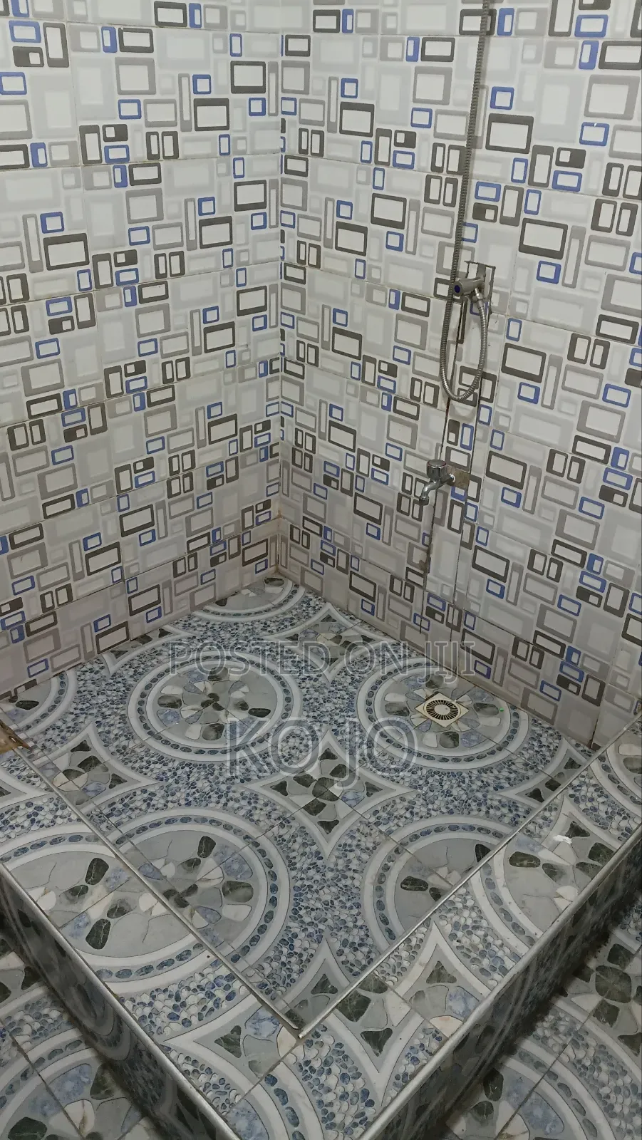 2bdrm Apartment in Little Roses Area for rent