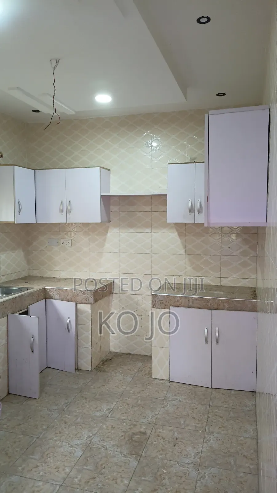 2bdrm Apartment in Little Roses Area for rent
