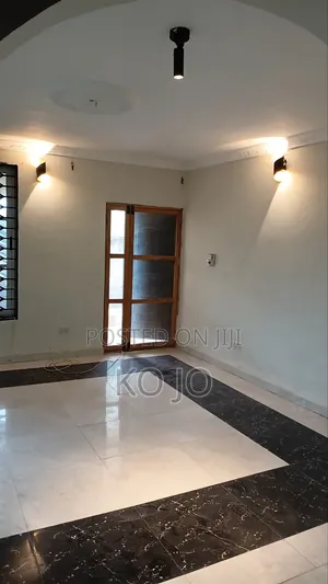 3bdrm Apartment in Little Roses Area for rent
