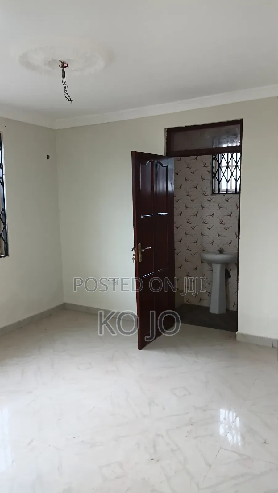 3bdrm Apartment in Little Roses Area for rent