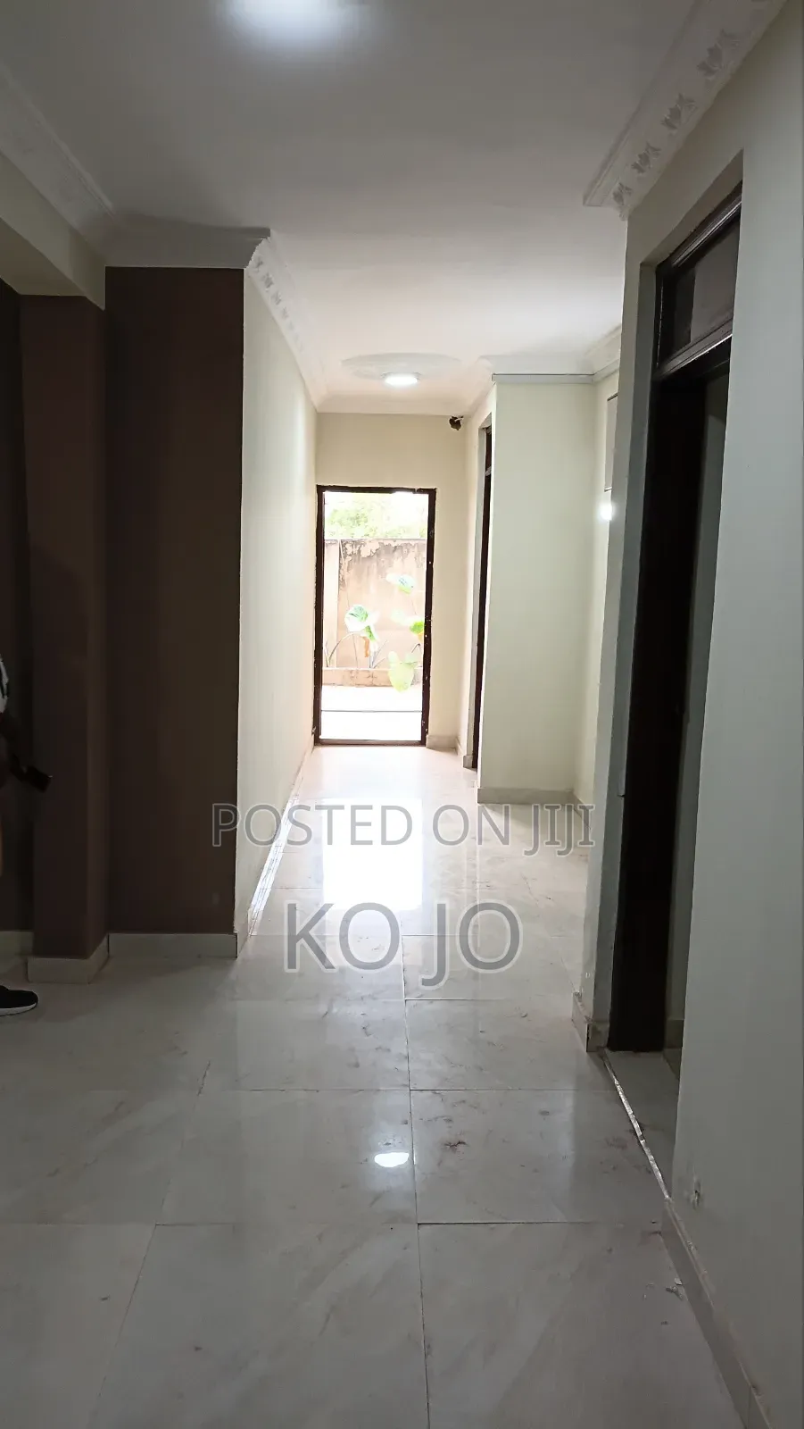 3bdrm Apartment in Little Roses Area for rent