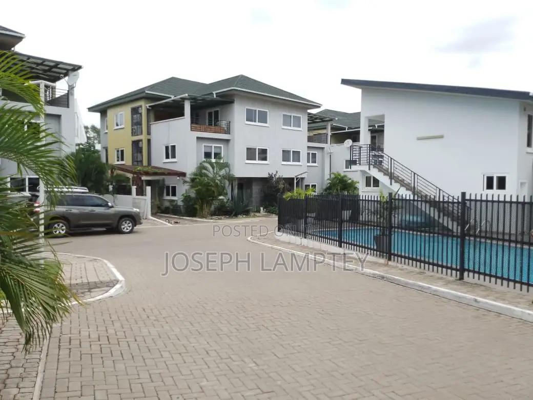4bdrm Townhouse / Terrace in Joseph Lamptey, US Embassy Area for rent
