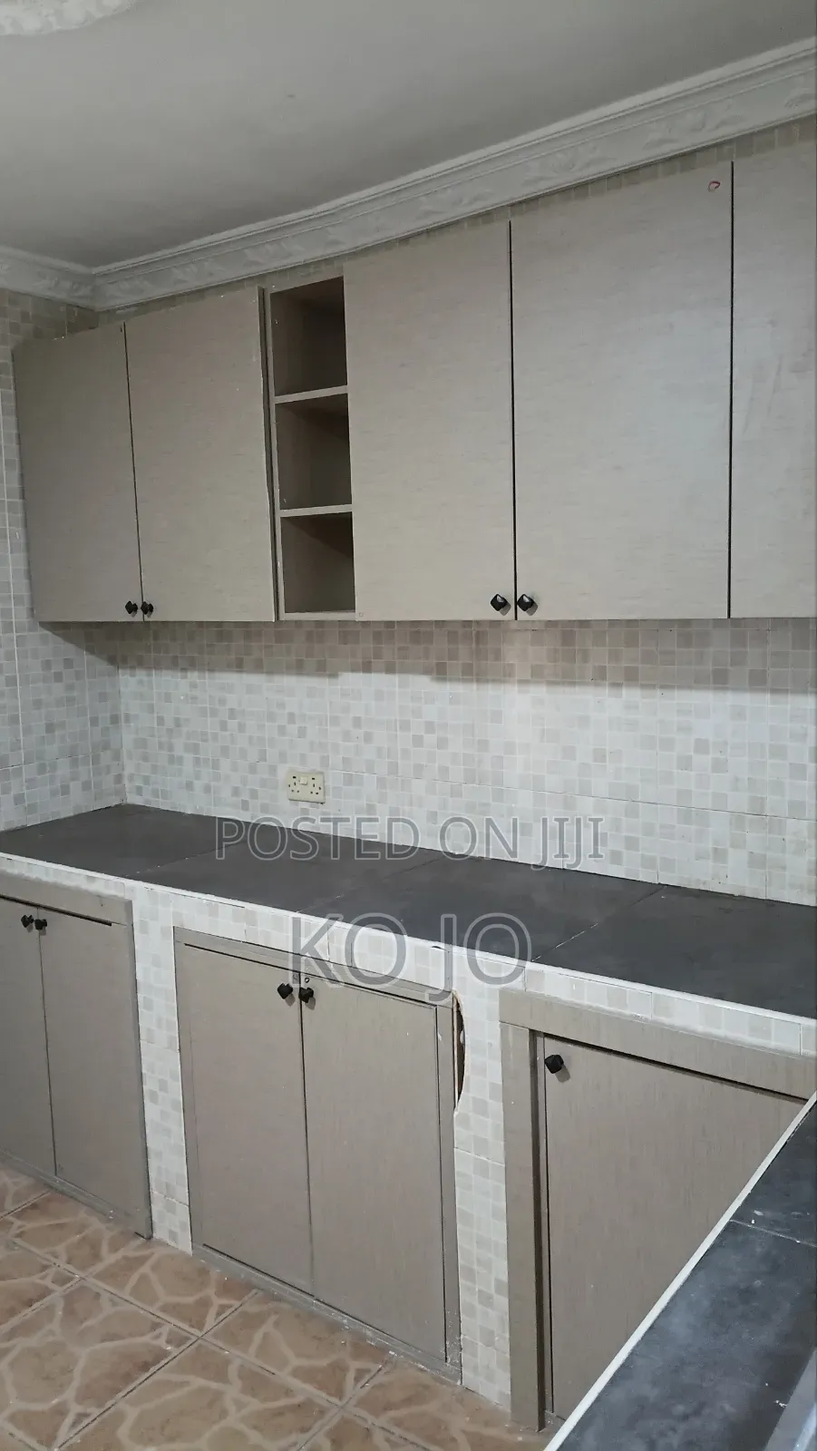3bdrm Apartment in Little Roses Area for rent