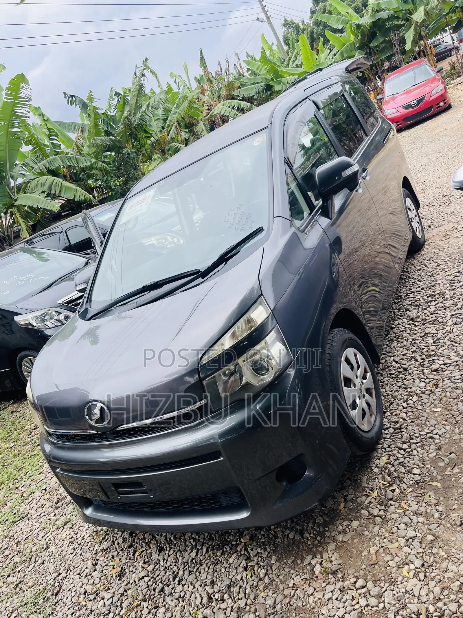 Toyota Voxy X L Edition 2WD 8-Seater 2012 Gray