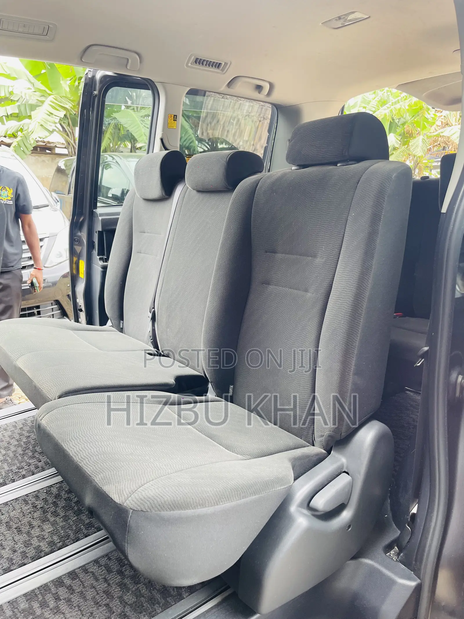 Toyota Voxy X L Edition 2WD 8-Seater 2012 Gray