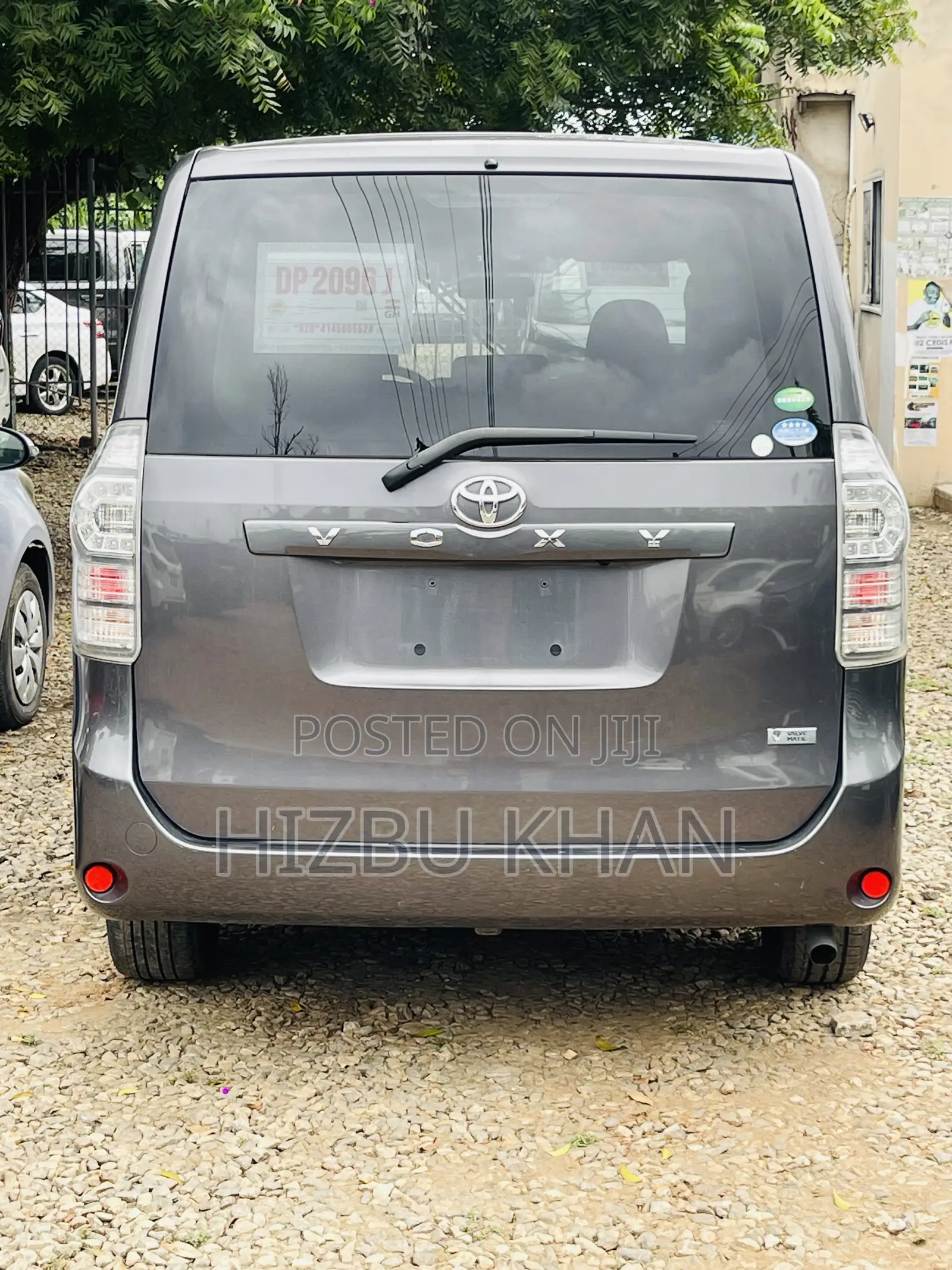 Toyota Voxy X L Edition 2WD 8-Seater 2012 Gray