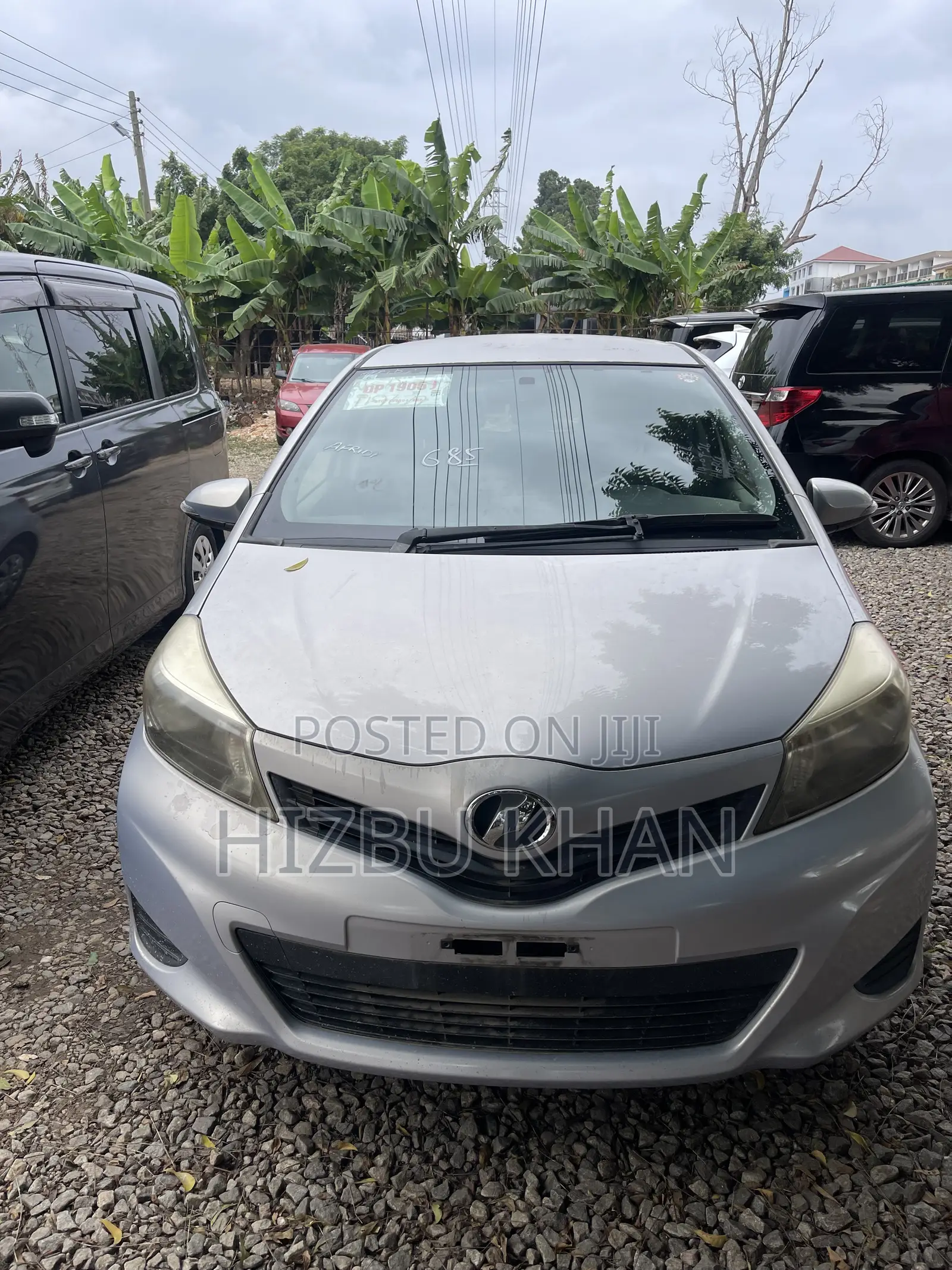 Toyota Vitz 1.3 FWD 5dr 2013 Silver