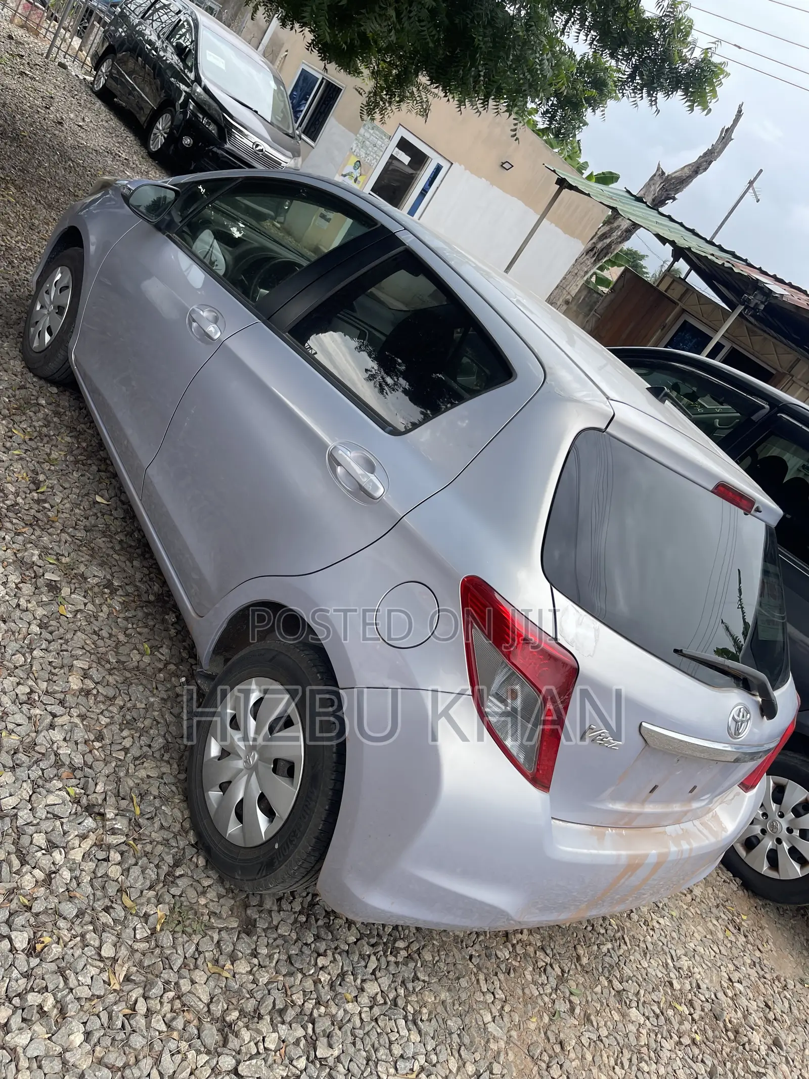Toyota Vitz 1.3 FWD 5dr 2013 Silver