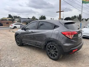 Honda HR-V 4dr SUV (1.5L 4cyl CVT) 2016 Gray