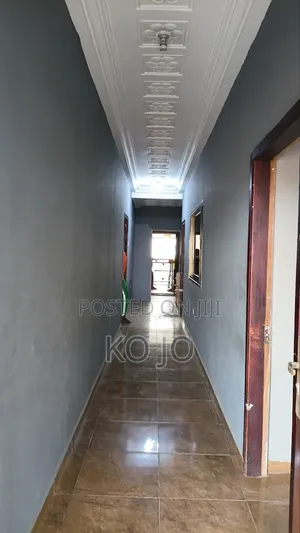3bdrm Apartment in Little Roses Area for rent
