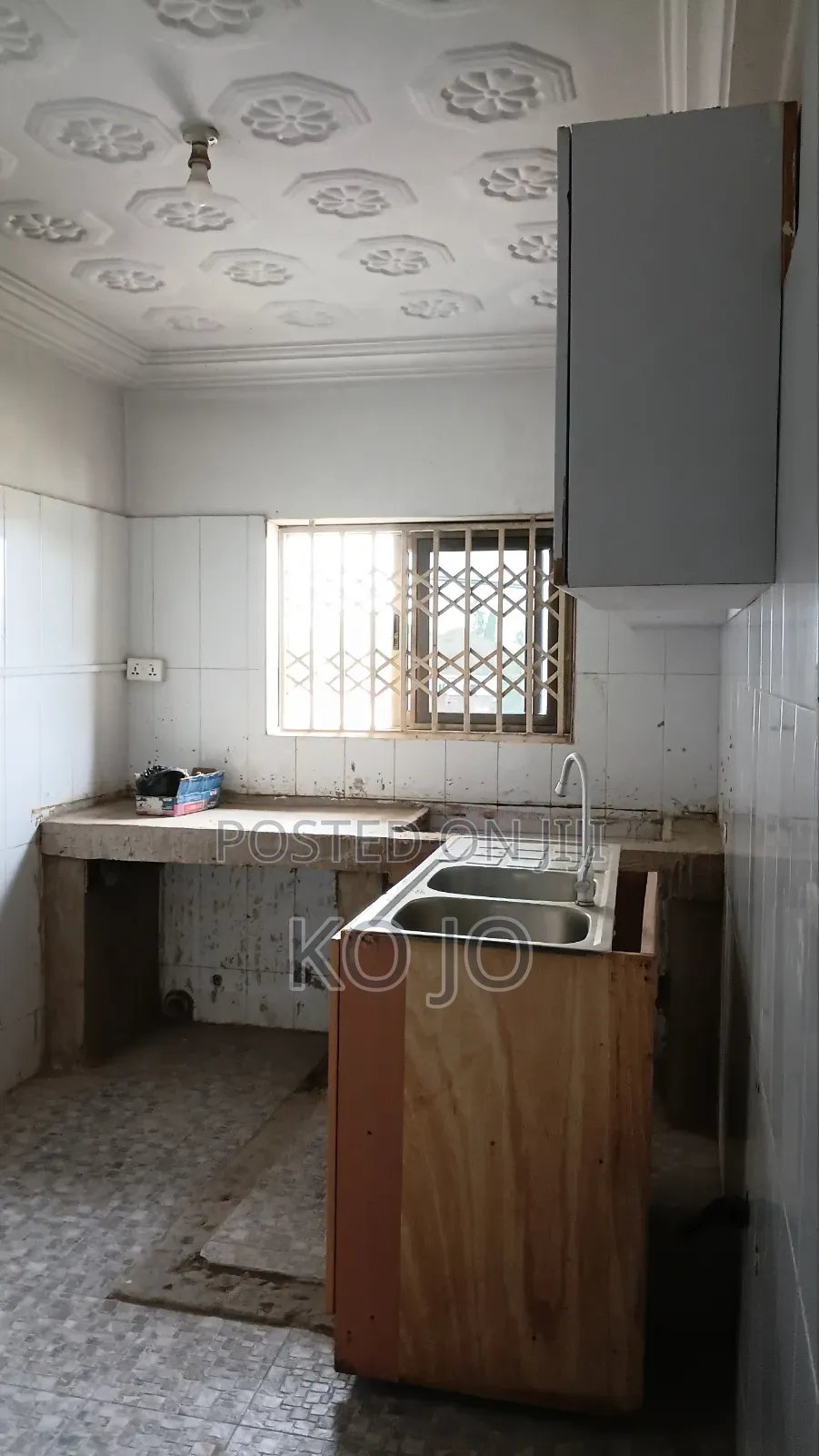 3bdrm Apartment in Little Roses Area for rent