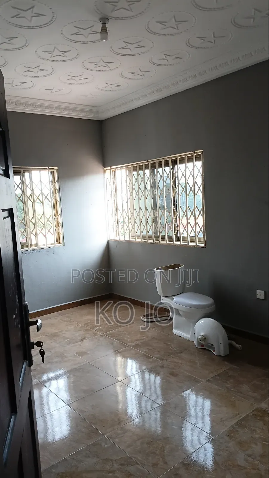 3bdrm Apartment in Little Roses Area for rent