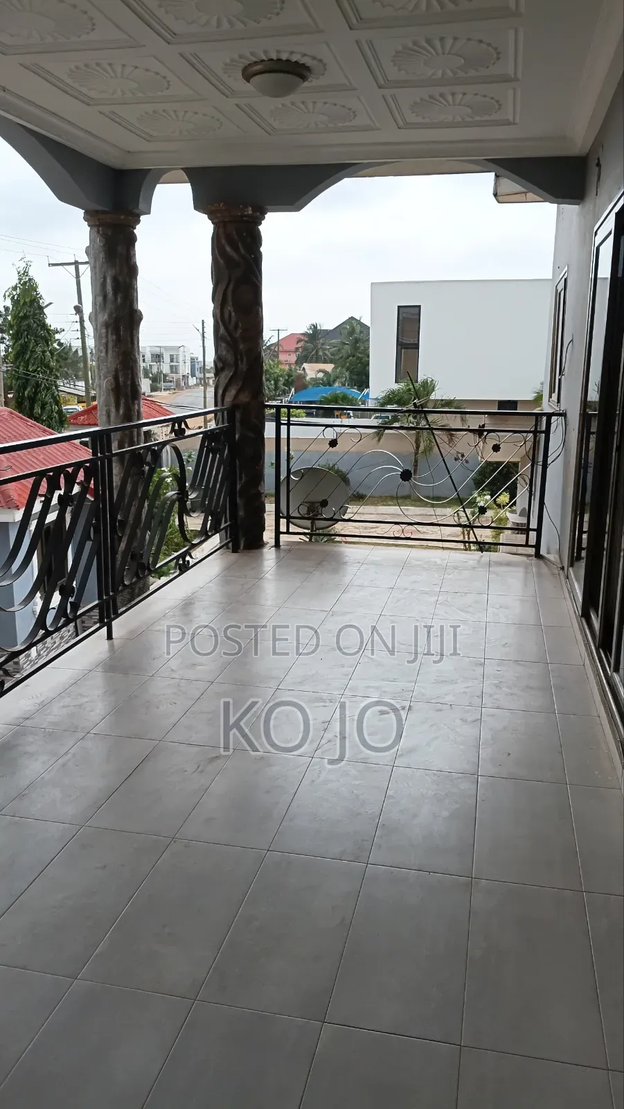 3bdrm Apartment in Little Roses Area for rent