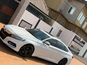 Honda Accord 2018 Off white
