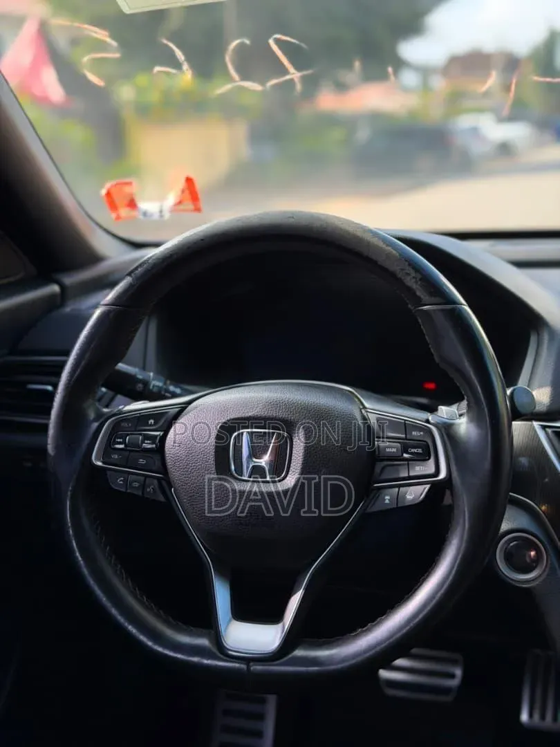 Honda Accord 2018 Off white