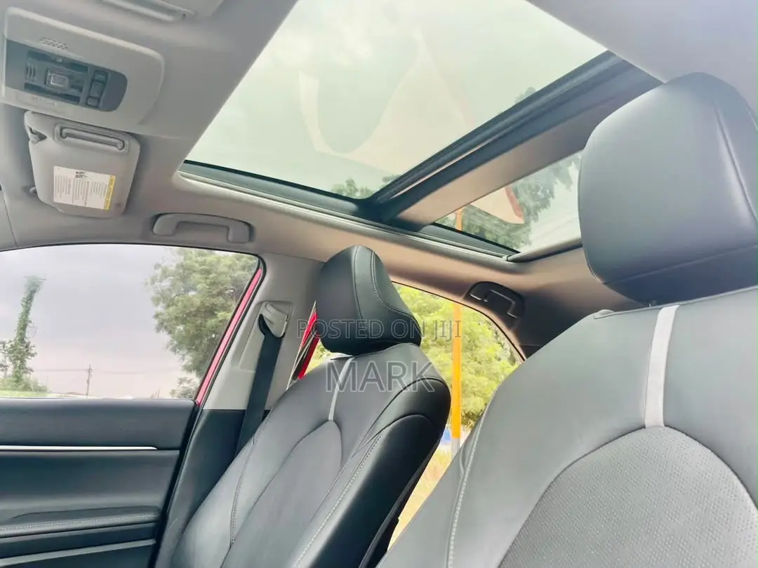 Toyota Camry 2021 Red
