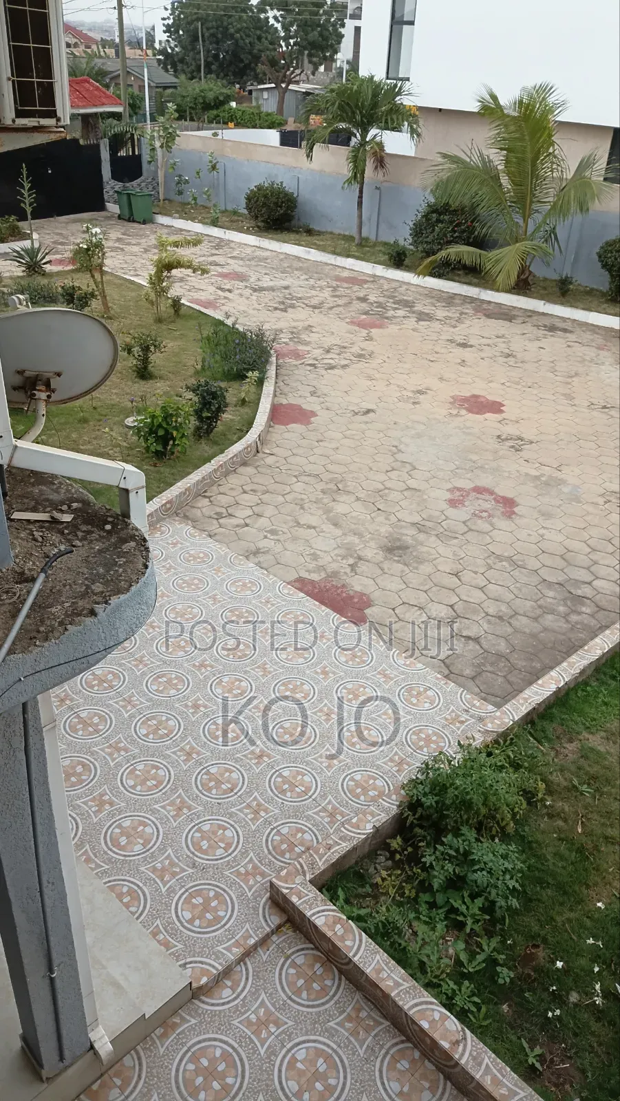 3bdrm Apartment in Little Roses Area for rent
