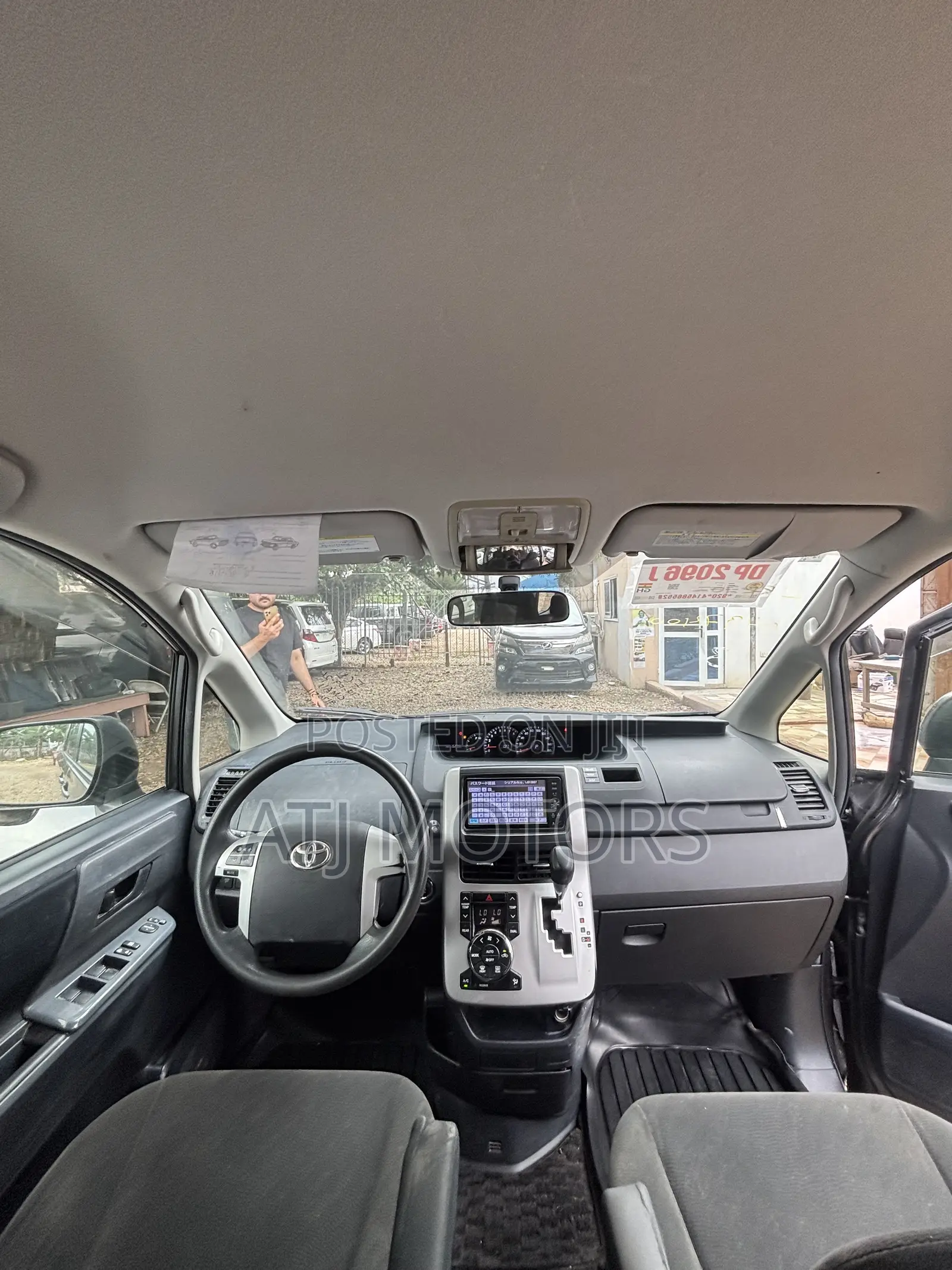 Toyota Voxy 2012 Gray