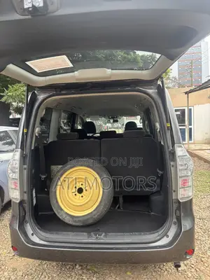 Toyota Voxy 2012 Gray