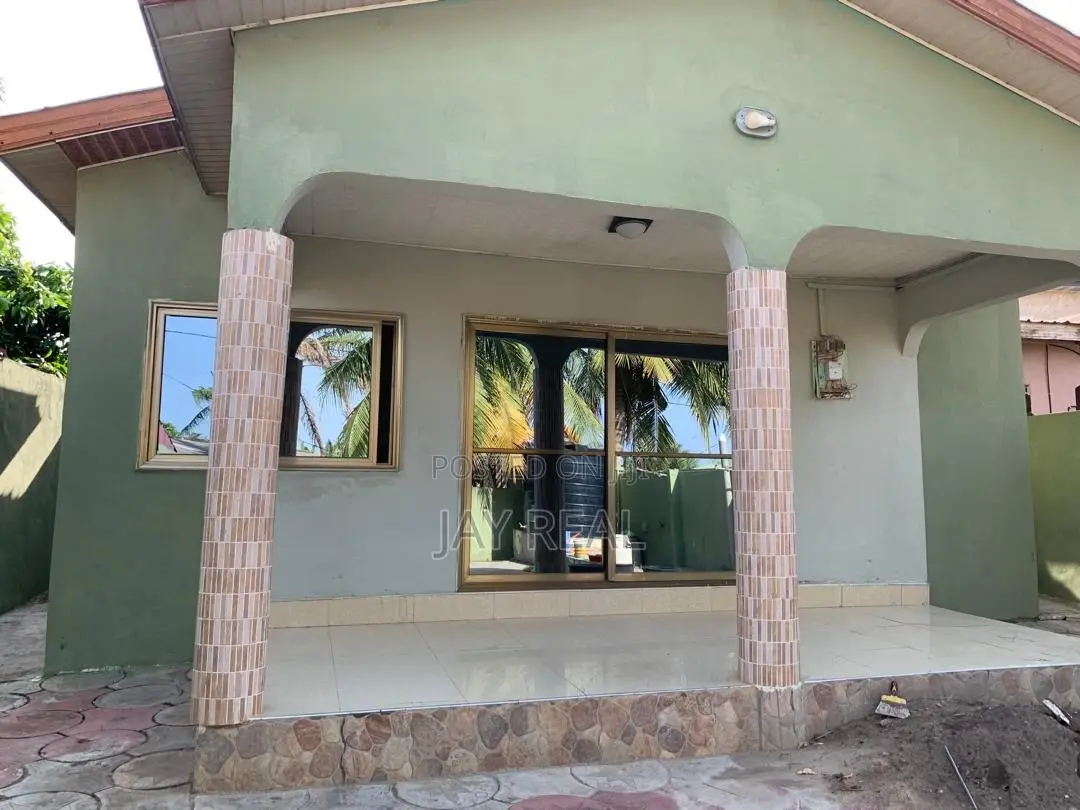 3bdrm Apartment in Jay Real Estate, Kasoa for rent