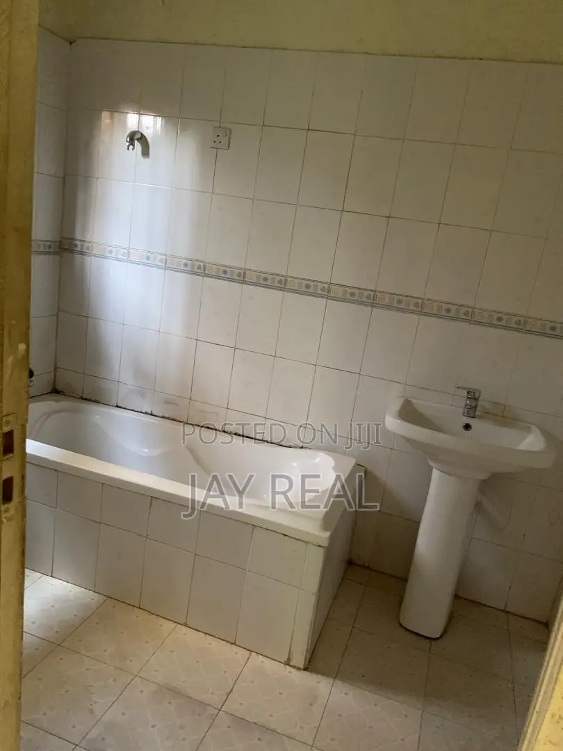 3bdrm Apartment in Jay Real Estate, Kasoa for rent