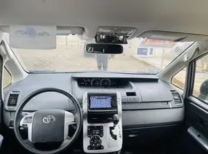 Toyota Voxy X L Edition 2WD 8-Seater 2012 Matt Black