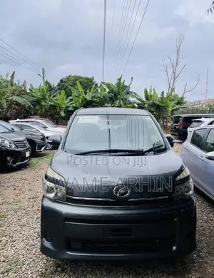 Toyota Voxy X L Edition 2WD 8-Seater 2012 Matt Black