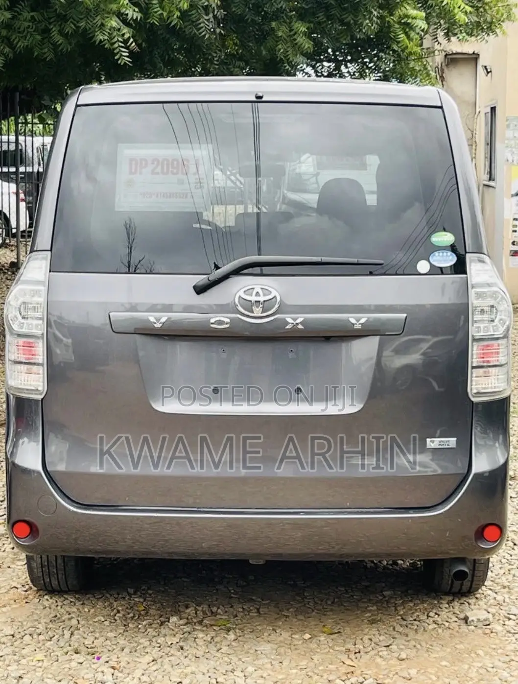 Toyota Voxy X L Edition 2WD 8-Seater 2012 Matt Black