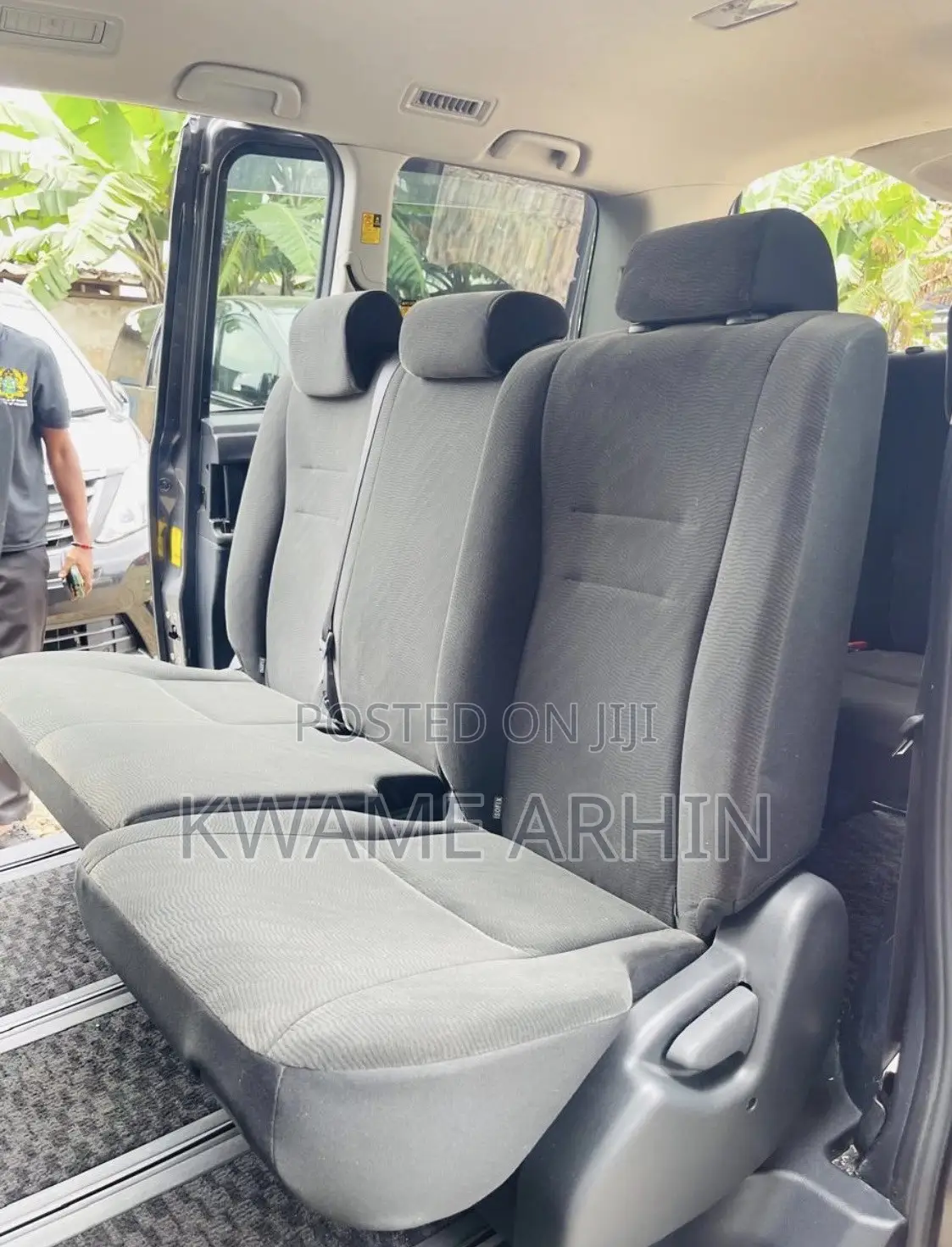 Toyota Voxy X L Edition 2WD 8-Seater 2012 Matt Black