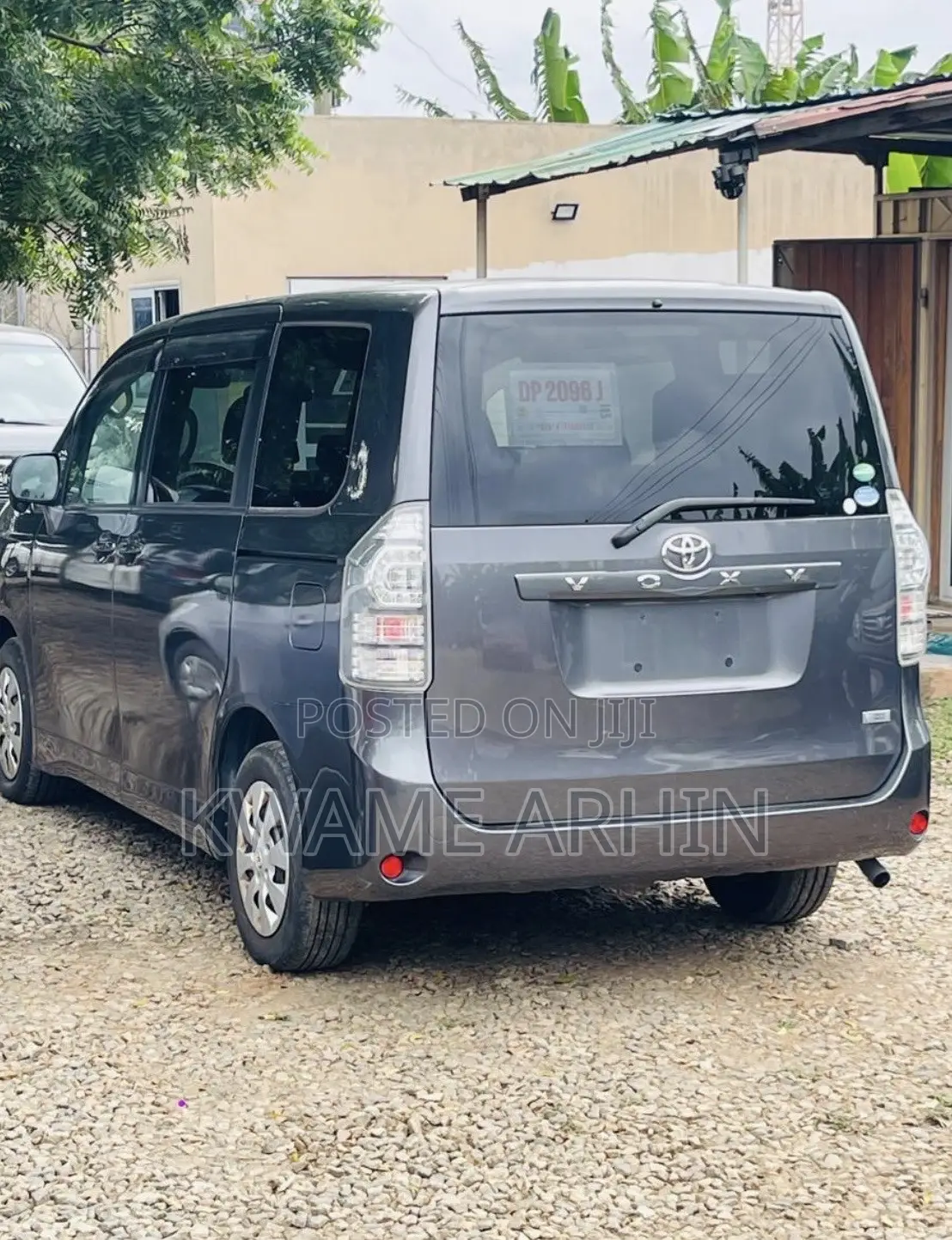 Toyota Voxy X L Edition 2WD 8-Seater 2012 Matt Black