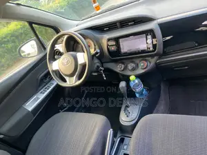 Toyota Vitz 1.0 FWD 5dr 2015 Blue