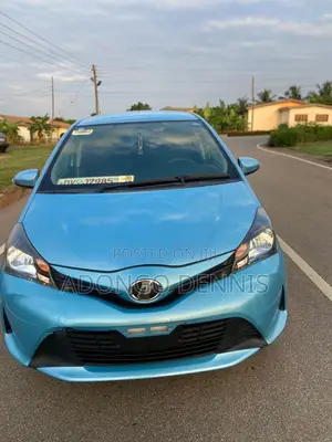 Toyota Vitz 1.0 FWD 5dr 2015 Blue