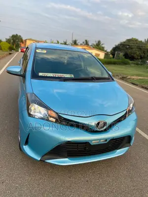 Toyota Vitz 1.0 FWD 5dr 2015 Blue